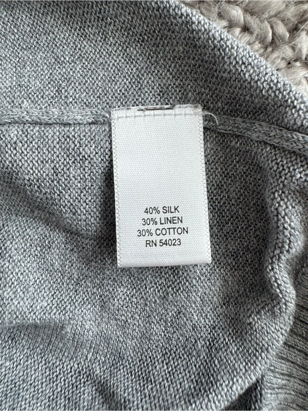 Banana Republic Men’s Gray V-Neck Silk/Linen/Cotton Sweater